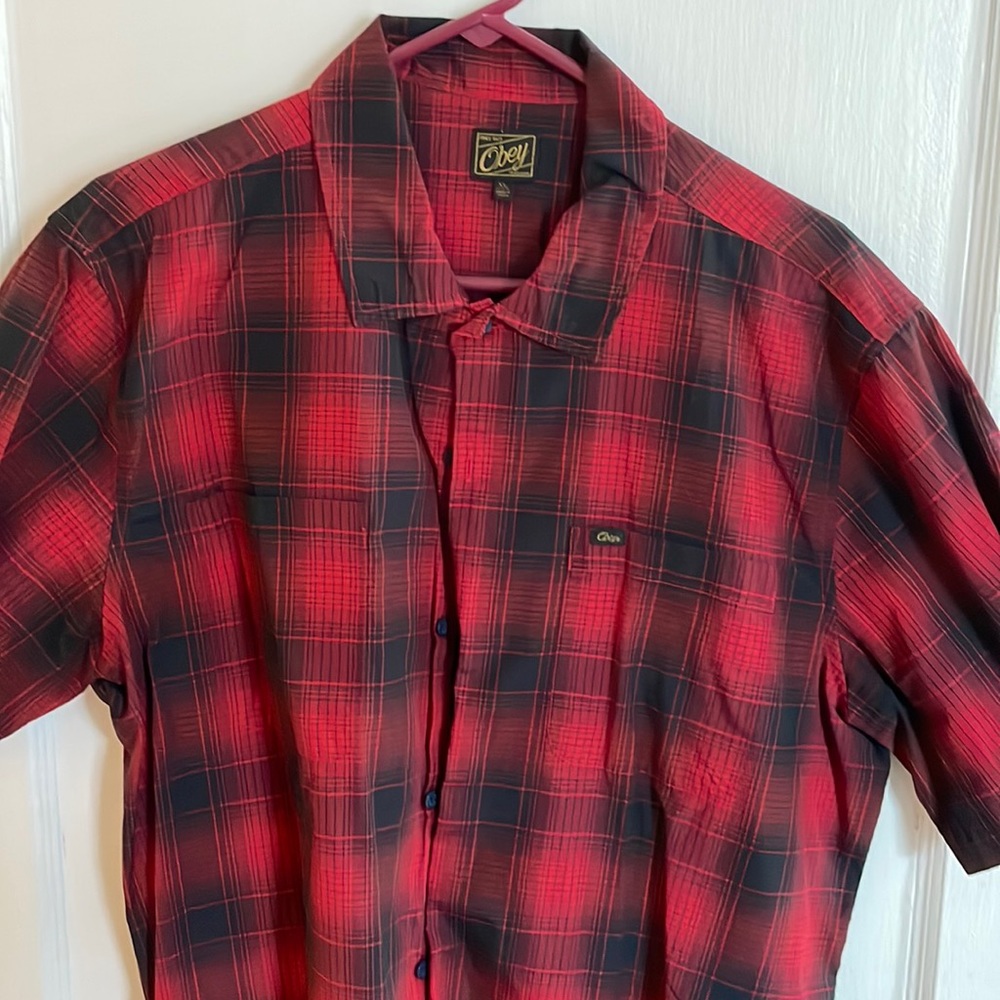 Obey button down size XL